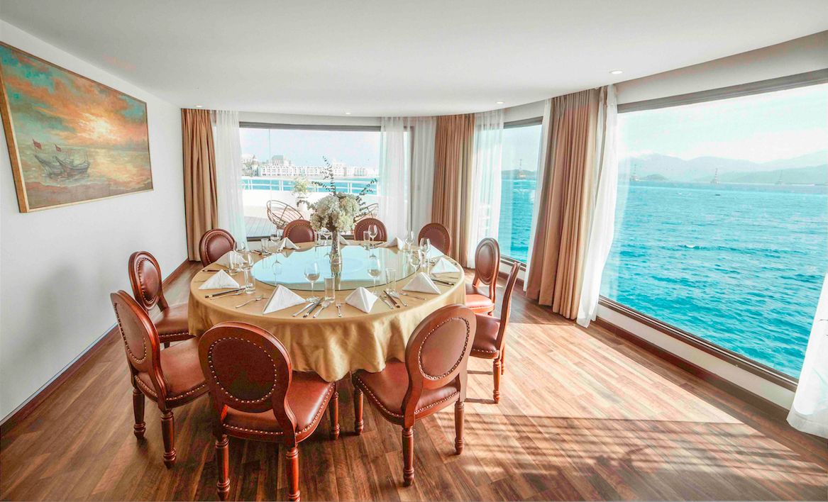 2 panorama VIP rooms